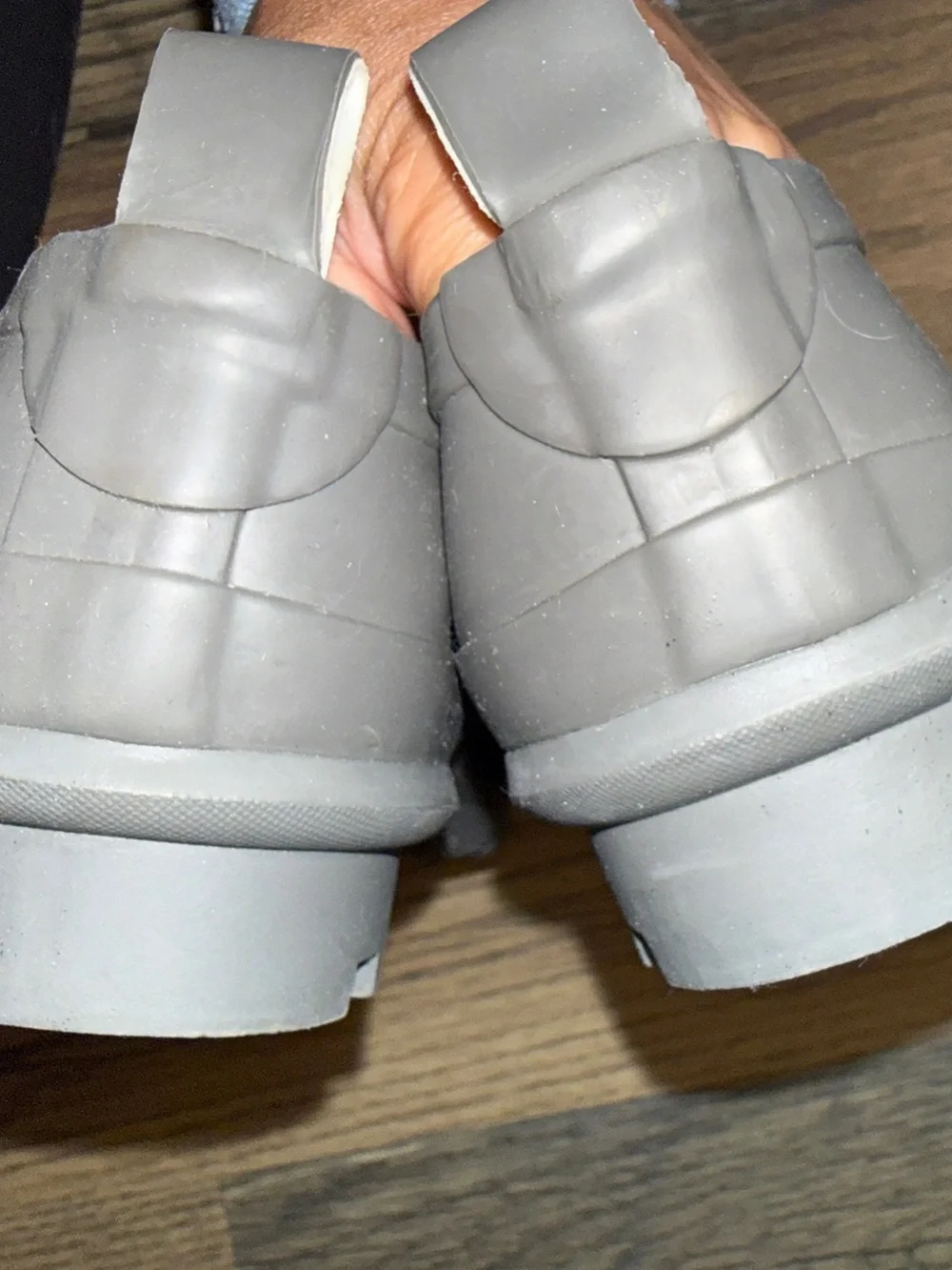 Smith & Hawken charcoal gray cushioned gardening and rain clogs/boots US7